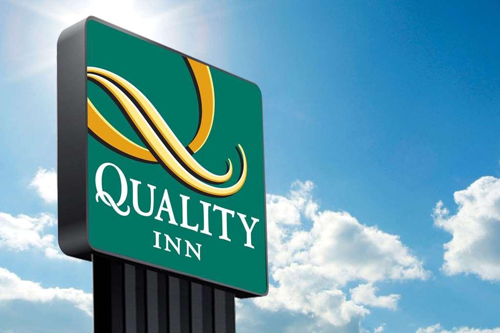 Quality Inn Albuquerque East I-40 Juan Tabo Exit Exteriér fotografie